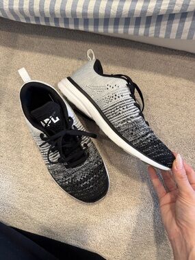 APL Techloom pro sneaker